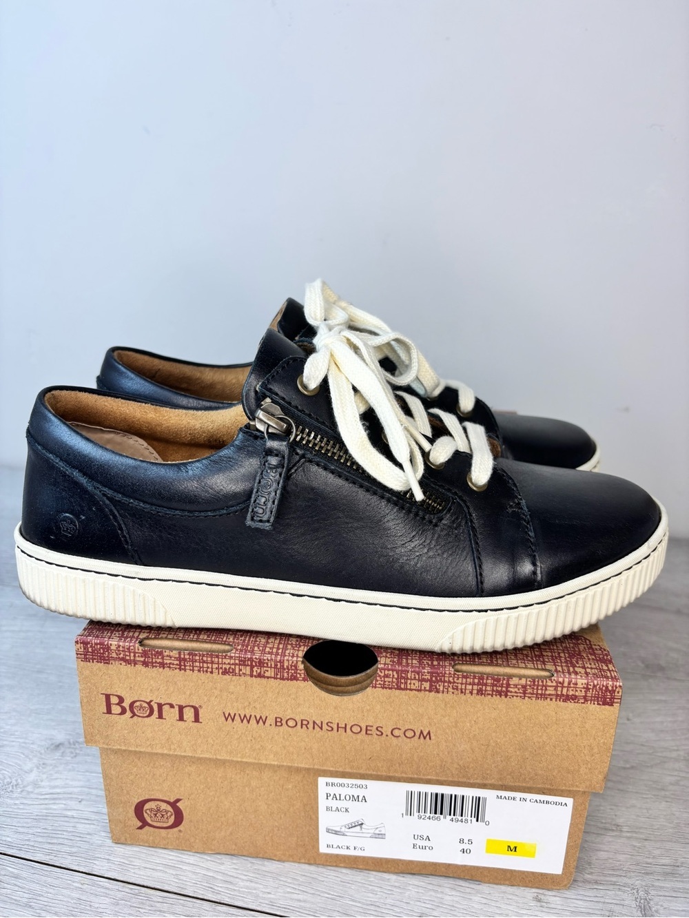Born Paloma Black Leather Sneakers Size 8.5 Side Zip Lace-Up Comfort Shoes - Picture 4 of 8